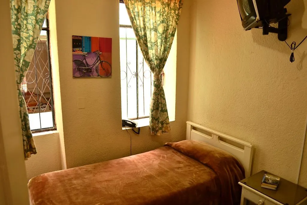 Hostal Loro Verde Quito