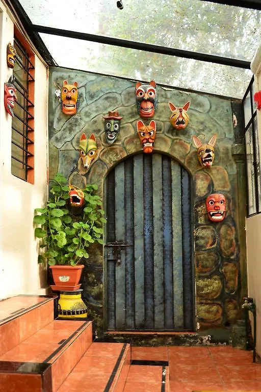 Hostal Loro Verde Quito Affittacamere